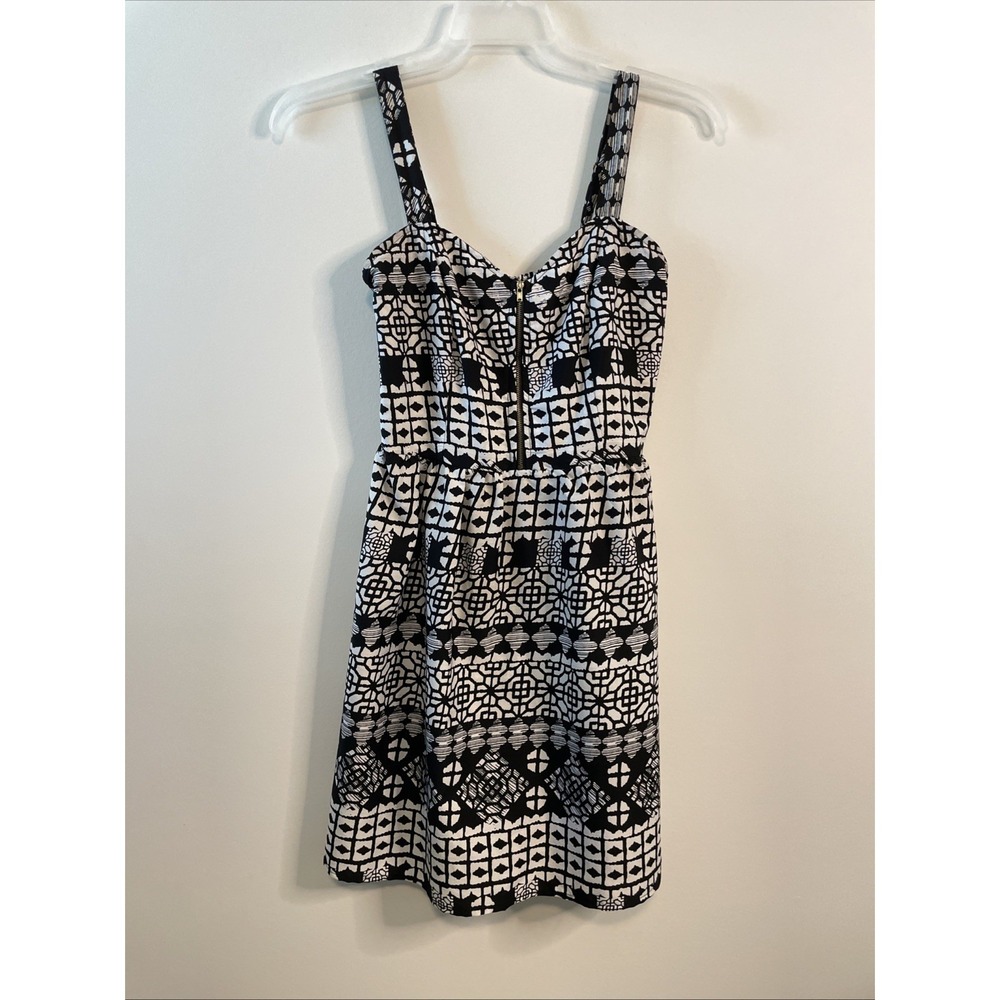 Speed Control New York Medium Black White Geometric Sleeveless Dress